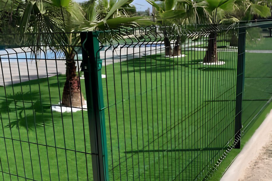 Poste lacado verde para malla simple torsión